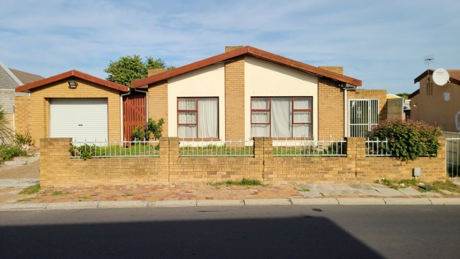 3 Bedroom Property for Sale in Highbury Western Cape